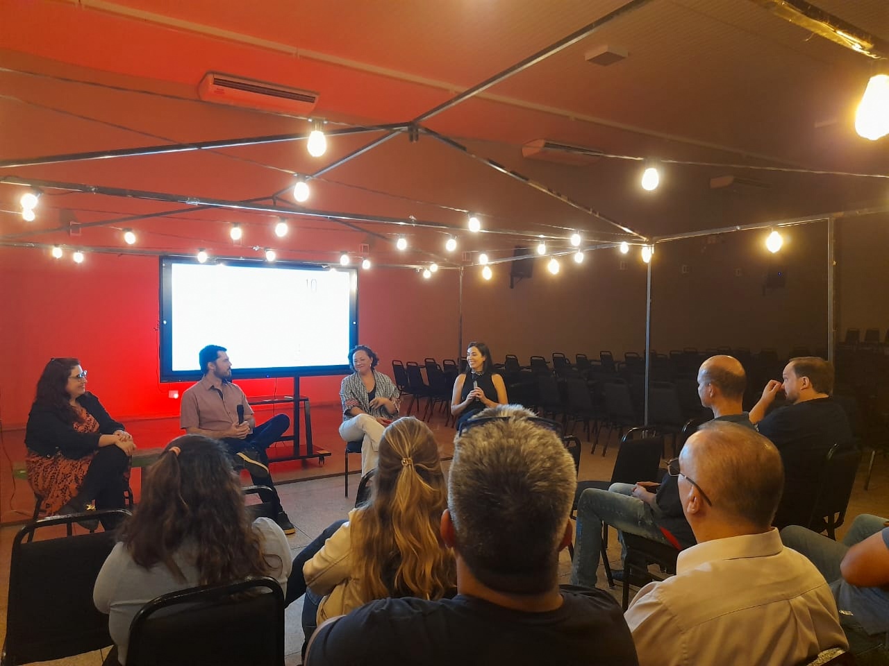 9ª Semana de Arquitetura e Urbanismo | Leandro Paganelli, Lívia Scarpellini e Thais Regina