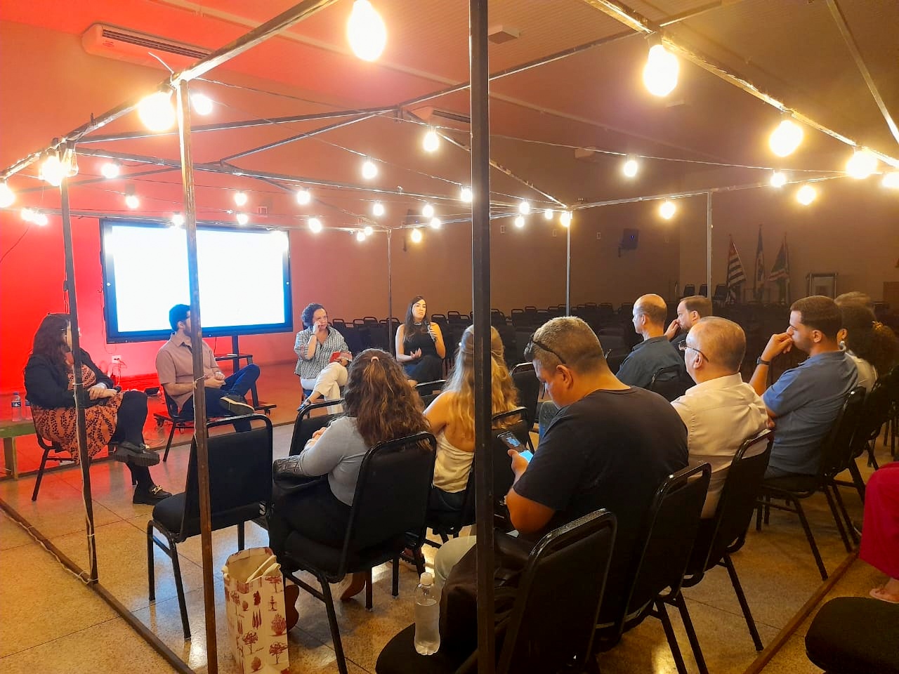 9ª Semana de Arquitetura e Urbanismo | Leandro Paganelli, Lívia Scarpellini e Thais Regina