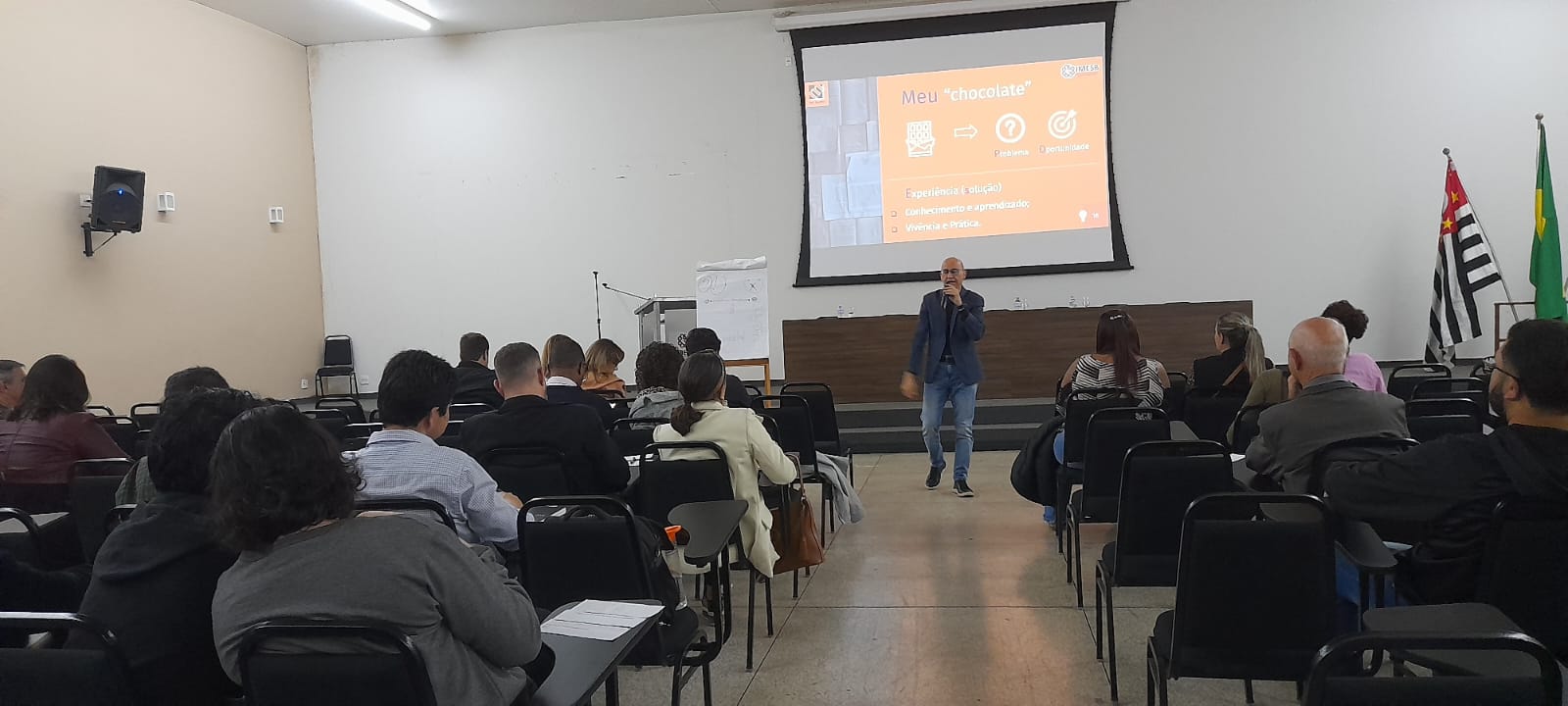 Workshop “Em mentes quadradas, ideias novas não circulam”