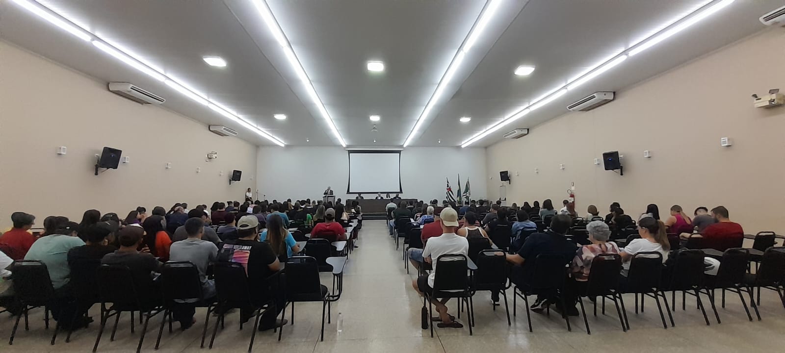 IMESB lança obra coletiva produzida por professores e alunos egressos da Instituição