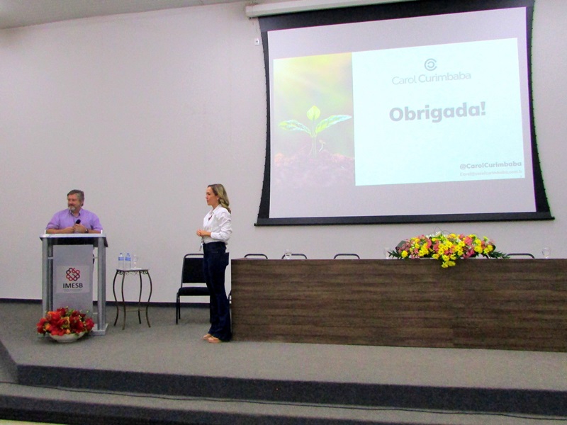 32ª Semana de Administração | Carol Curimbaba