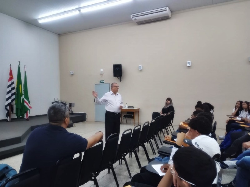 IMESB recebe a visita dos alunos da Escola José Francisco Paschoal