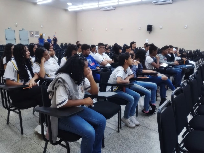 IMESB recebe a visita dos alunos da Escola José Francisco Paschoal