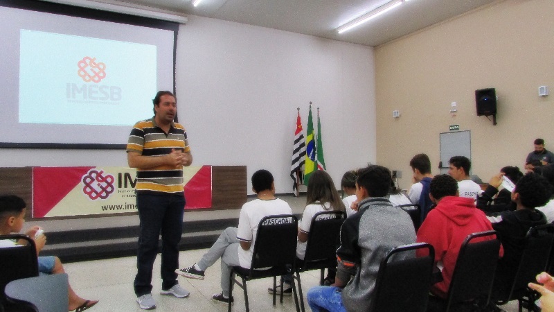 IMESB recebe a visita dos alunos da Escola José Francisco Paschoal