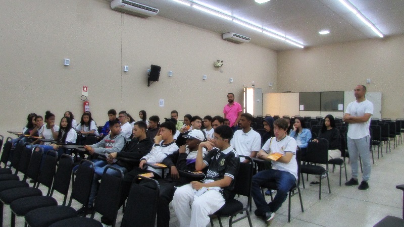 IMESB recebe a visita dos alunos da Escola José Francisco Paschoal
