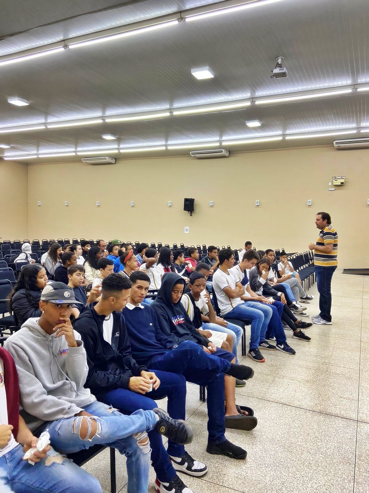 IMESB recebe a visita dos alunos da Escola José Francisco Paschoal