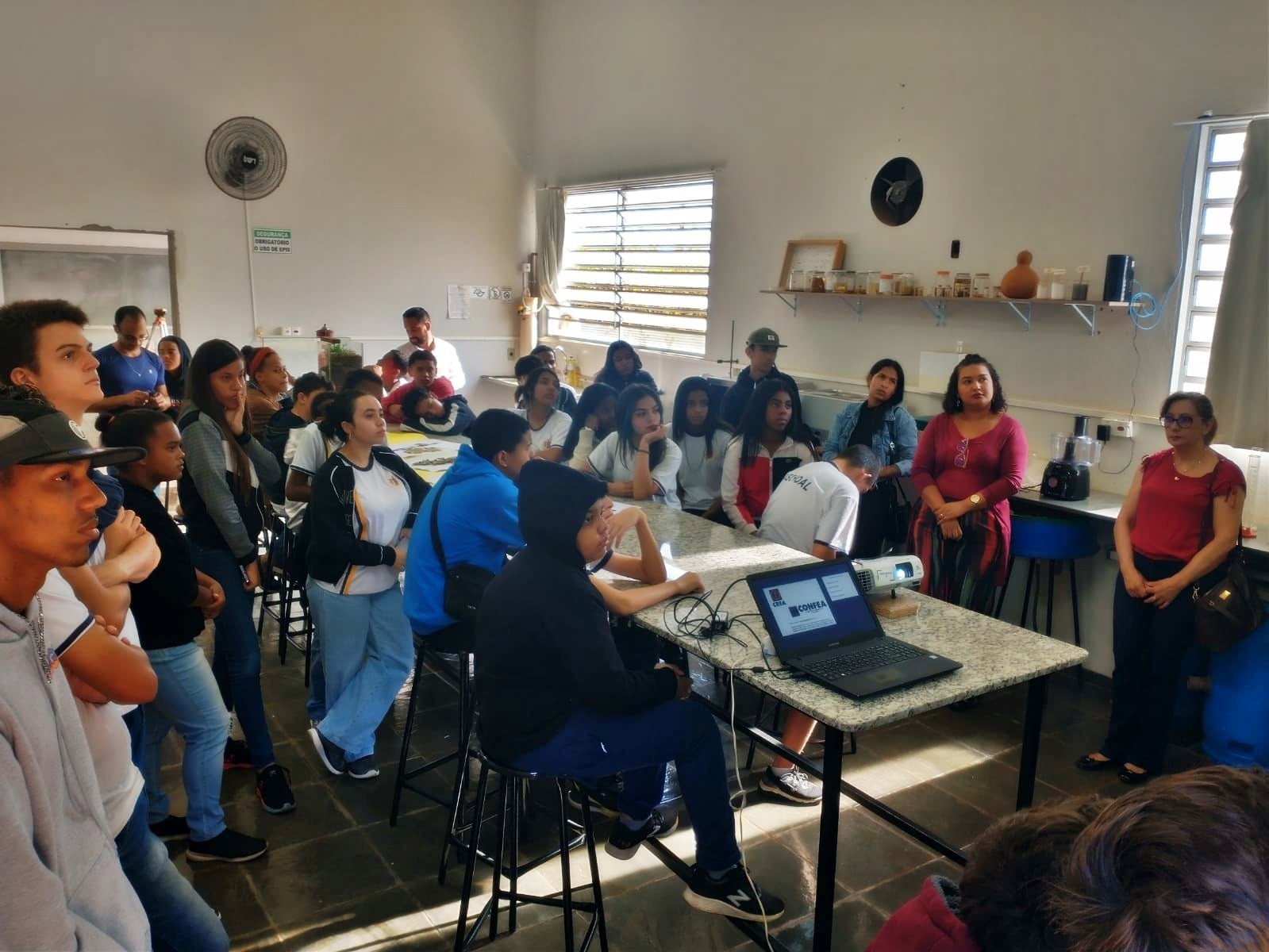 IMESB recebe a visita dos alunos da Escola José Francisco Paschoal