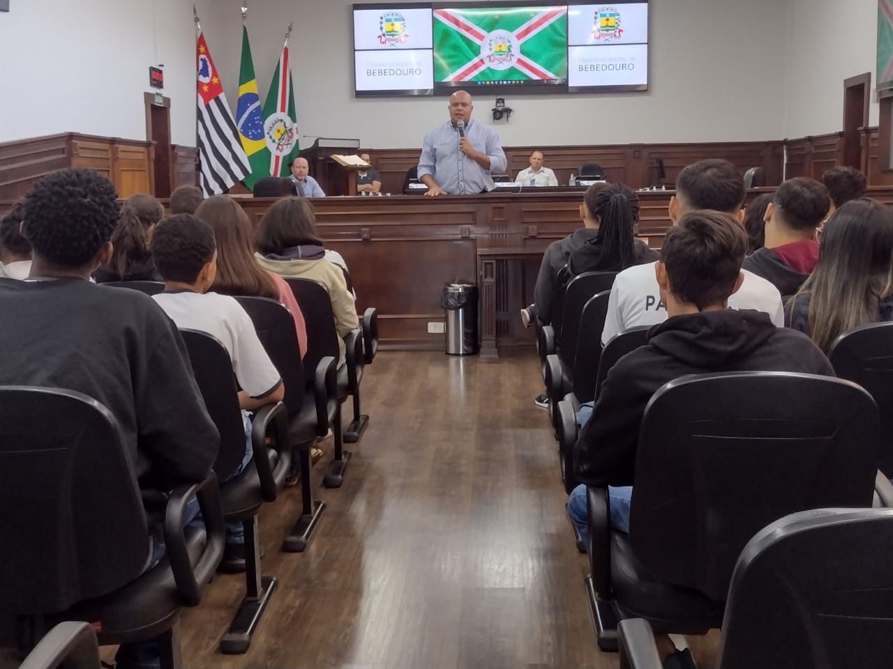 Coordenador de Engenharia Agronômica ministra palestra na Câmara de Vereadores de Bebedouro