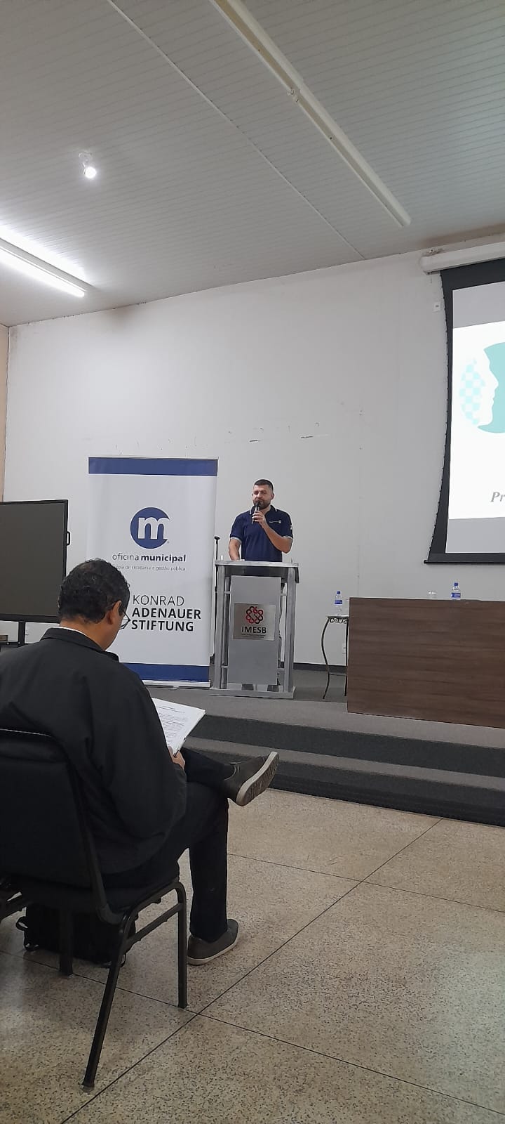 43218165-2064-4505-9fe3-ebe256ae02d7