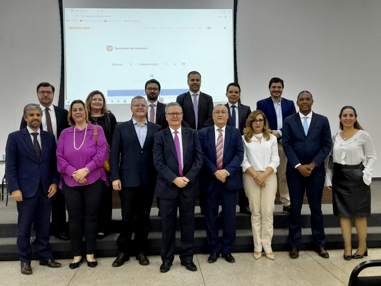 0b8fc2b2-8ef5-4dab-a15e-2c31536f230f