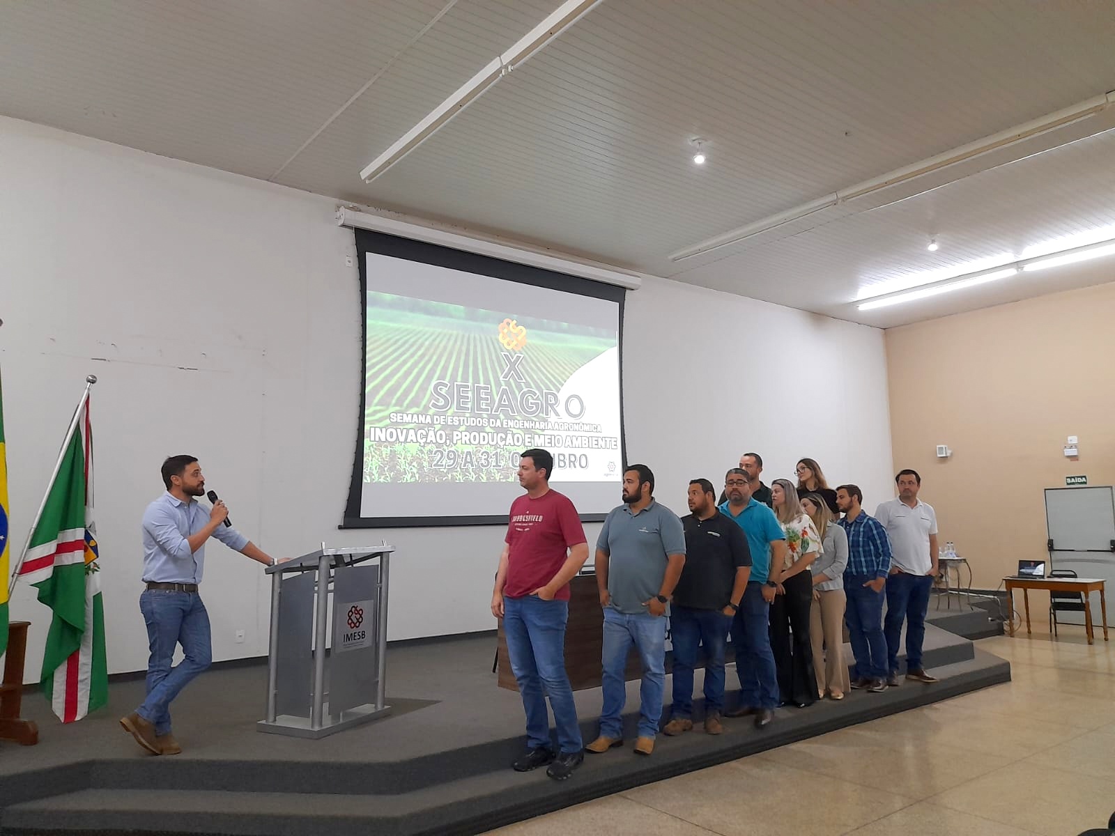 fb209650-7a61-4858-8dd4-c1a37f52453d