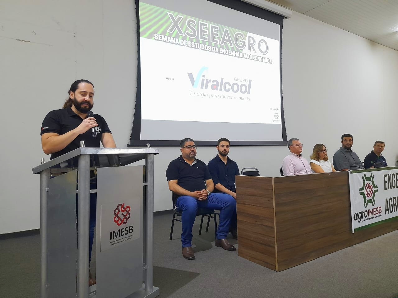 239b7b08-54ae-453d-b915-f37911a30c2e