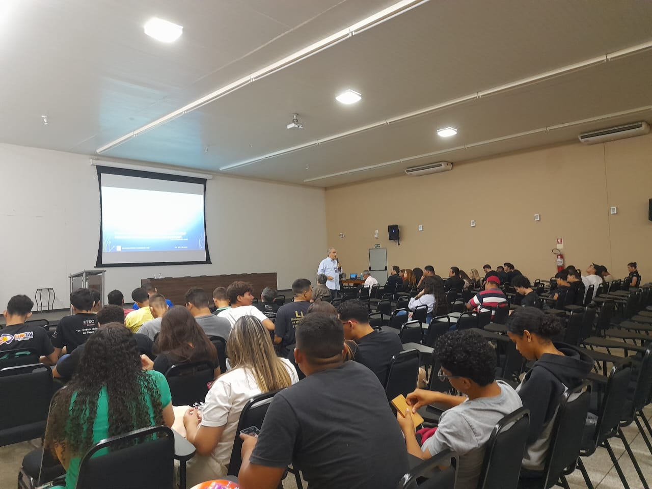 33ª Semana Científica da Administração | Prof. Me. Vitor Edson Marques Jr.