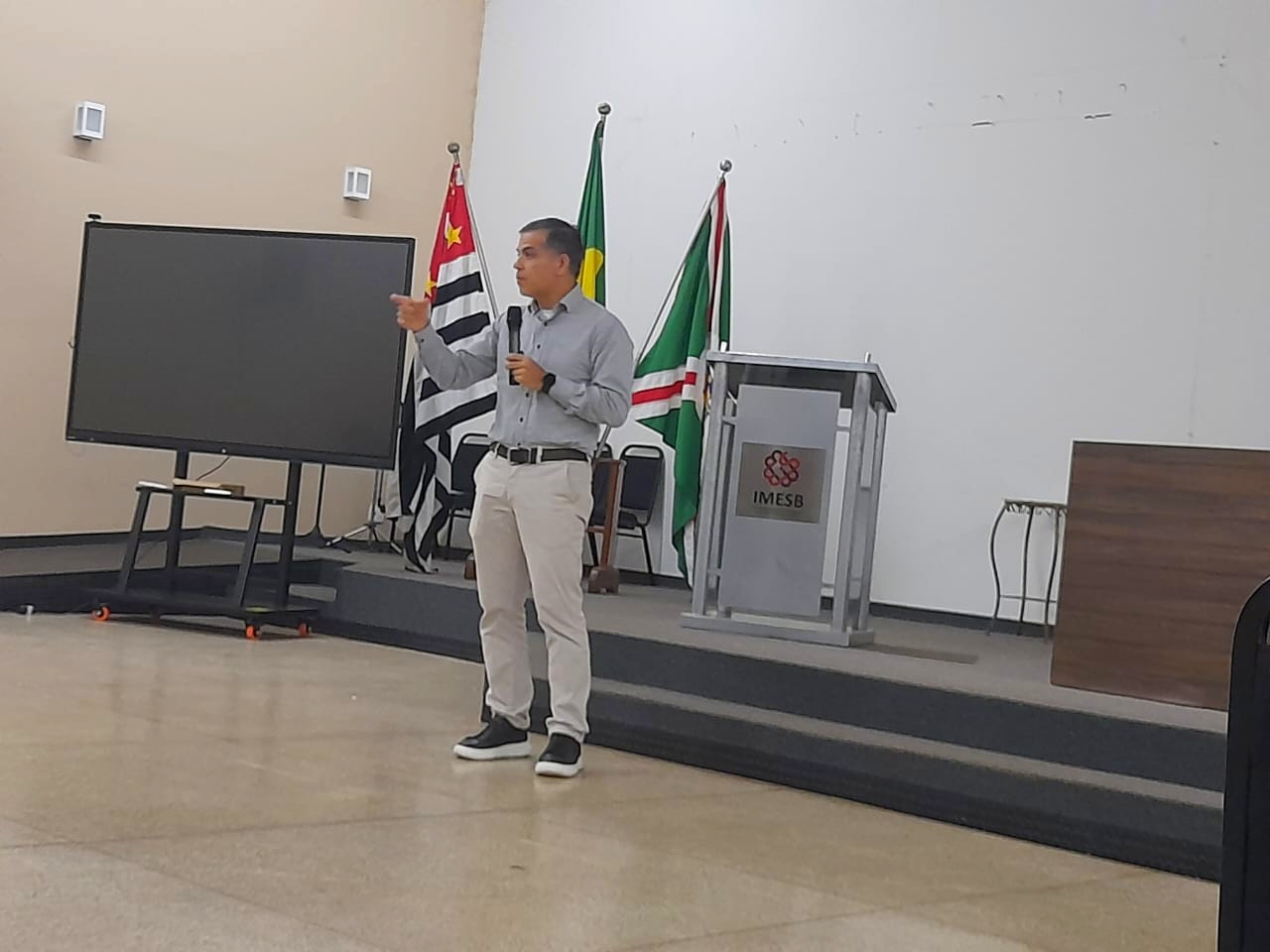 da5ae61a-366b-43dc-b30c-3b3c794d9292