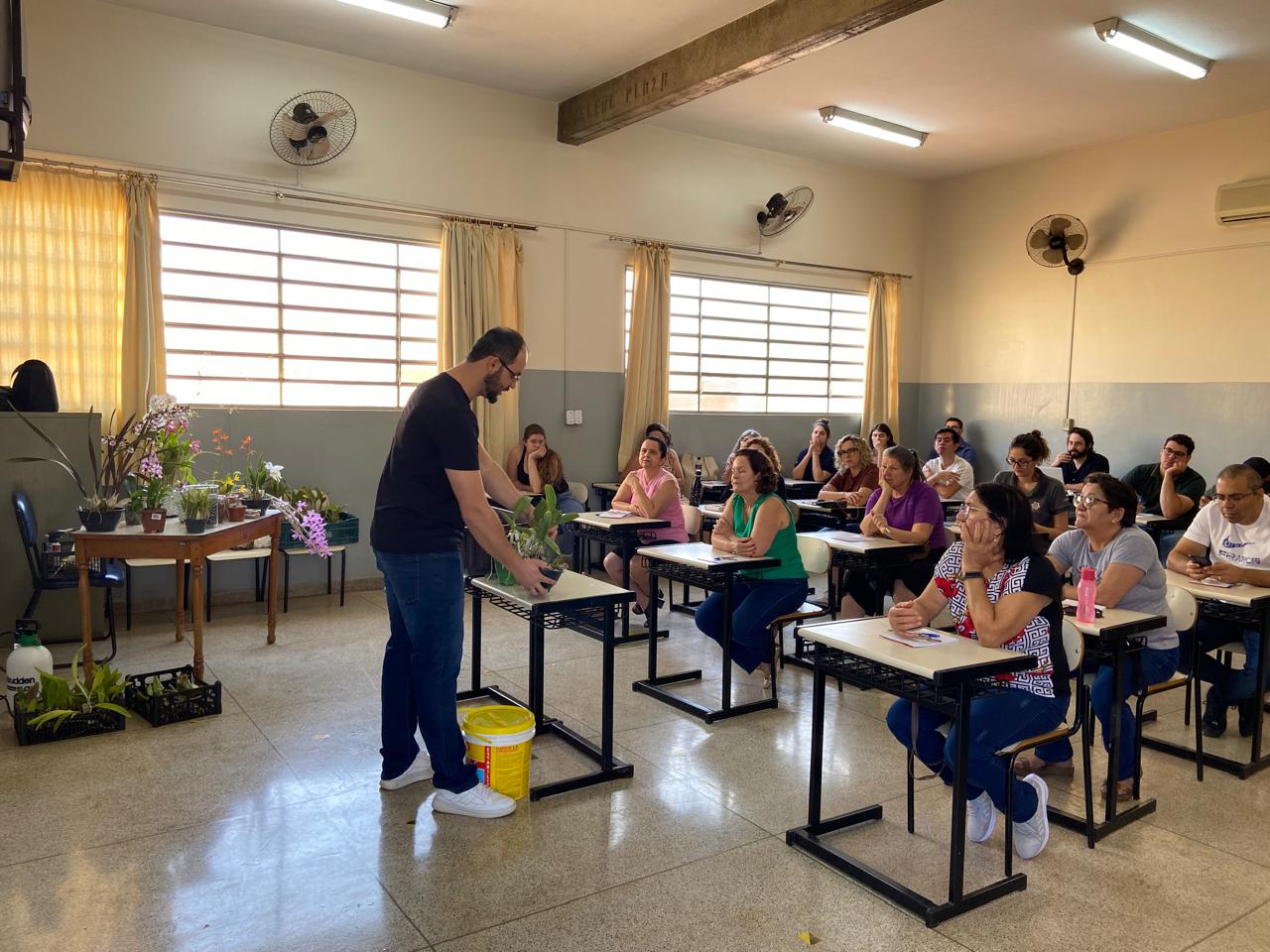 b8f565e8-6c9b-486d-9603-f35b1bdc4b9a