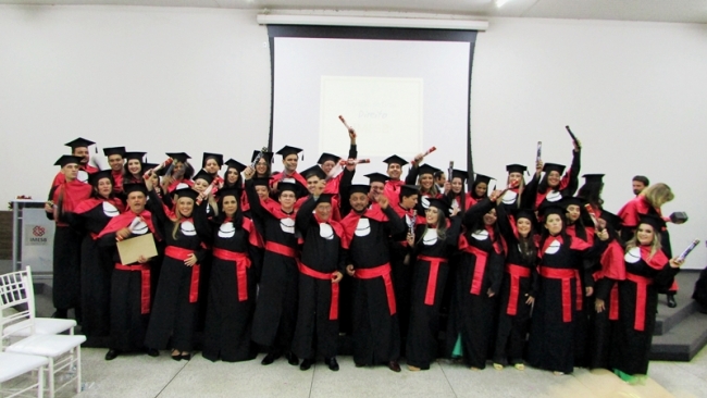 IMESB realiza Colação de Grau de Direito